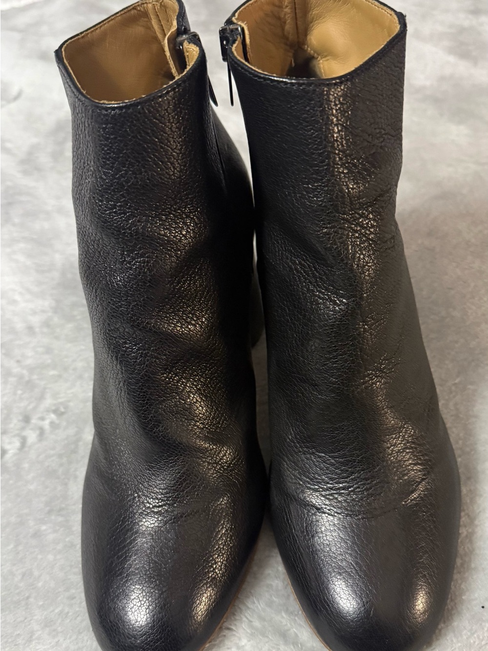Vero Cuoio Black Leather Ankle Booties with Side Zip